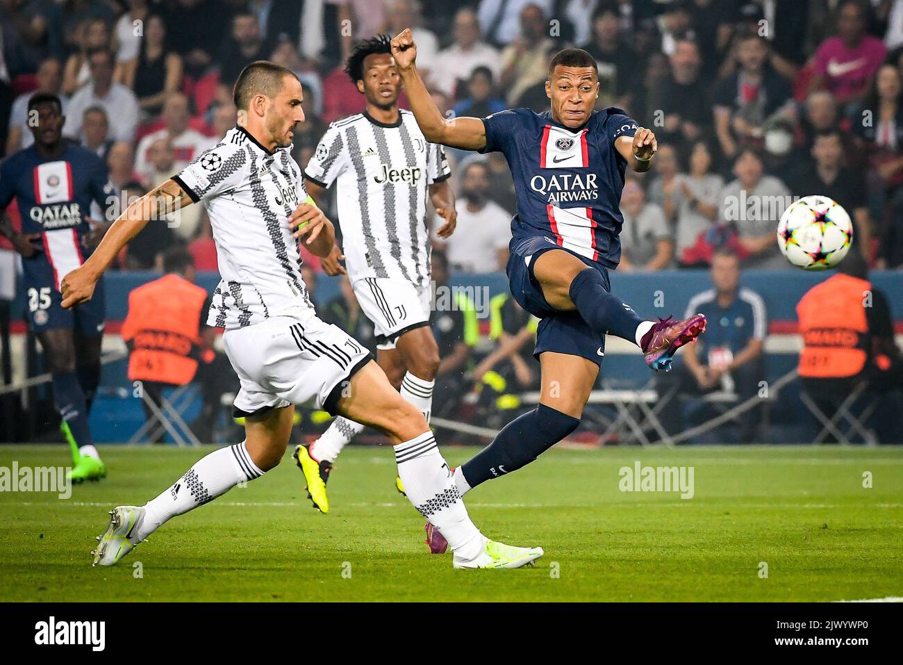 Mbappe psg juventus hi-res stock photography and images - Alamy