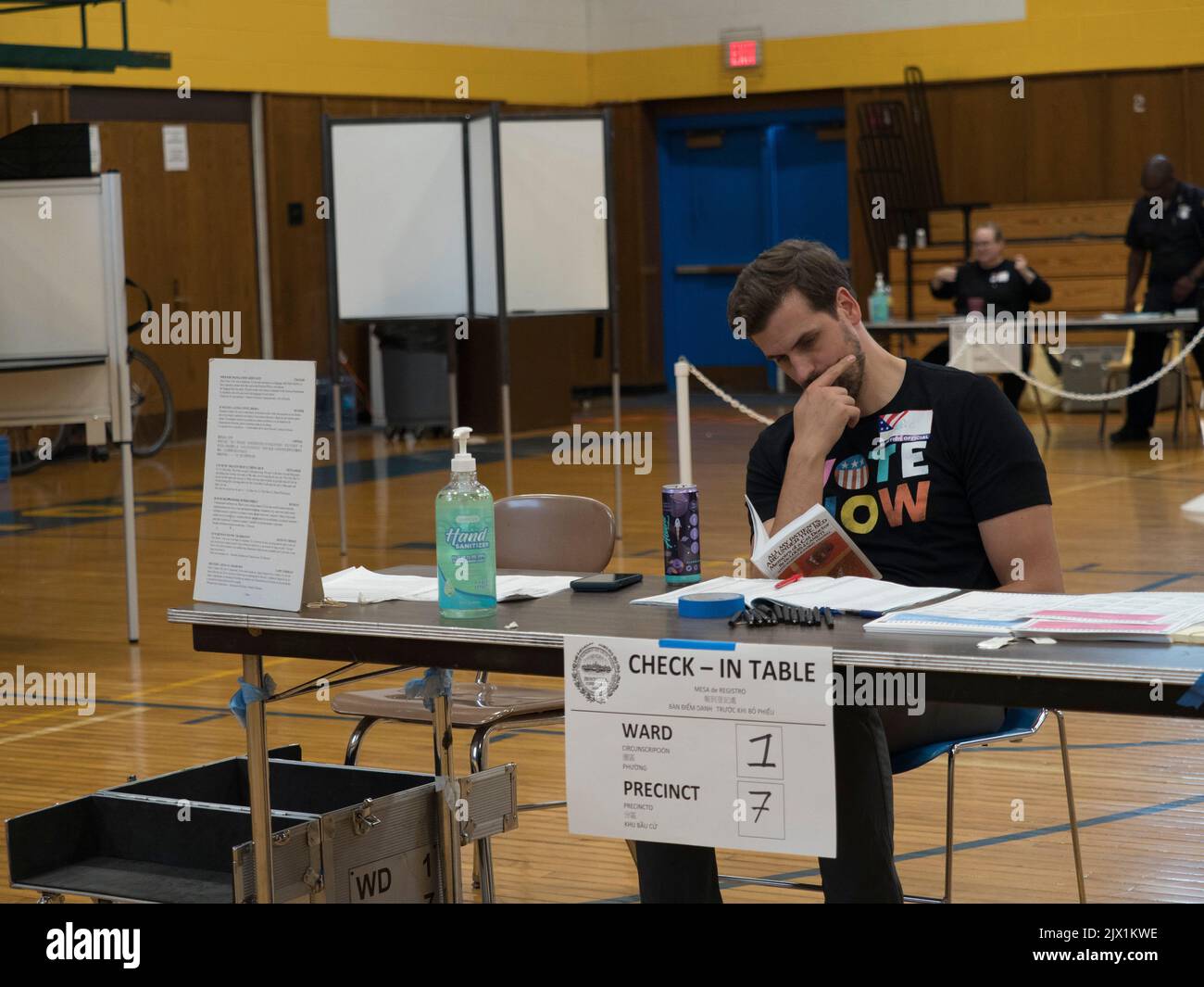 East Boston, Massachusetts, USA. 6th Sep, 2022. A poll worker waits for a voter to check in. (Credit Image: © Sue Dorfman/ZUMA Press Wire) Stock Photo