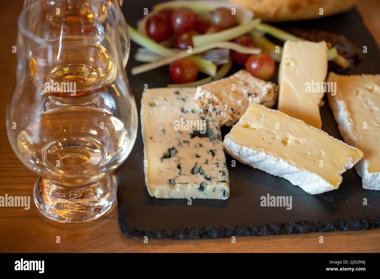 Pairing of scotch whiskies and farmers scottish cheeses cheddar