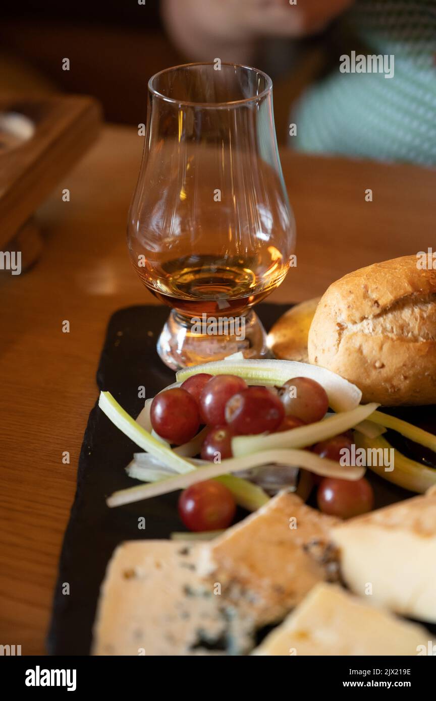Pairing of scotch whiskies and farmers scottish cheeses cheddar