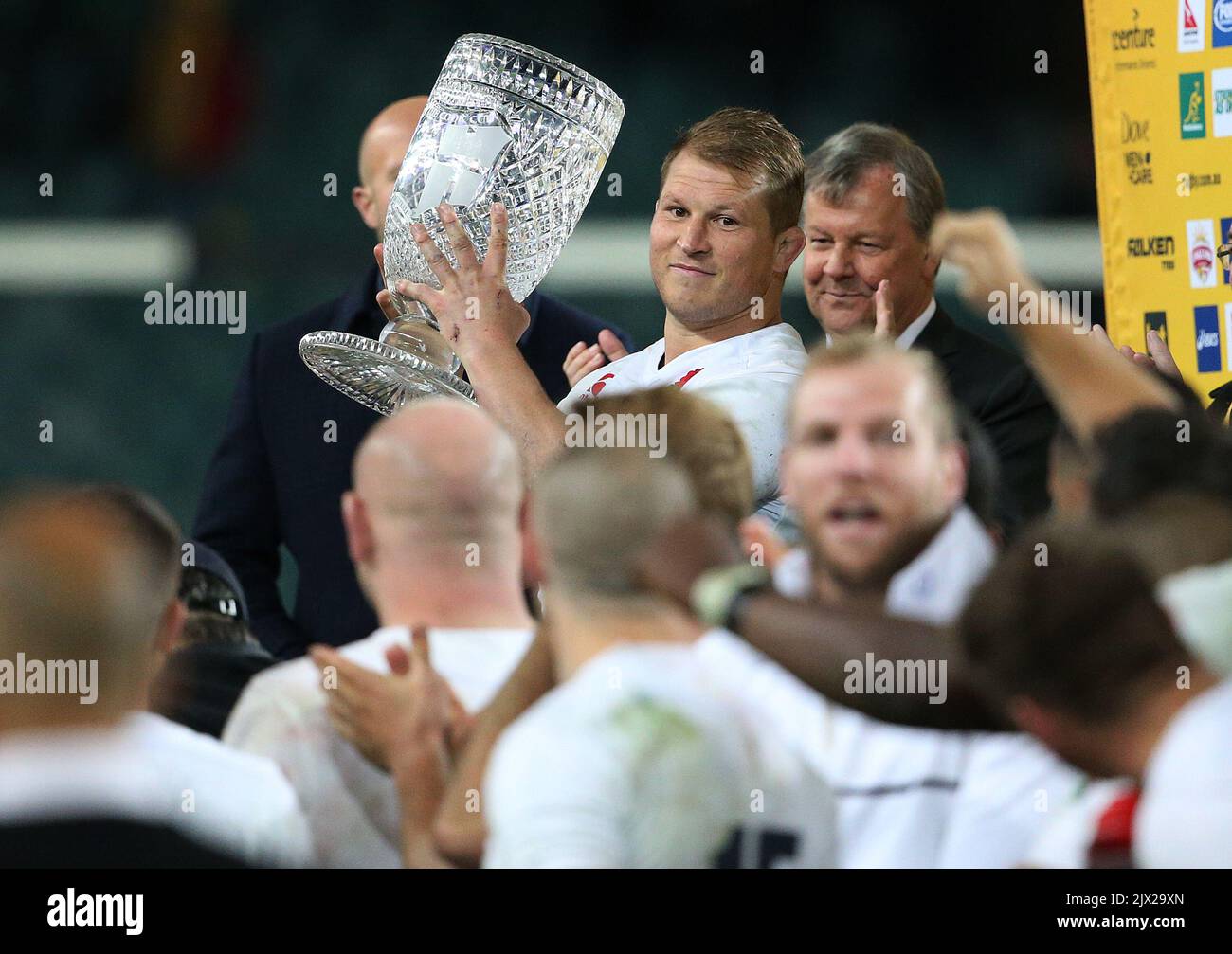 Tim Hartley Rugby England team captain Dylan Hartley smiles as he holds the winners ...
