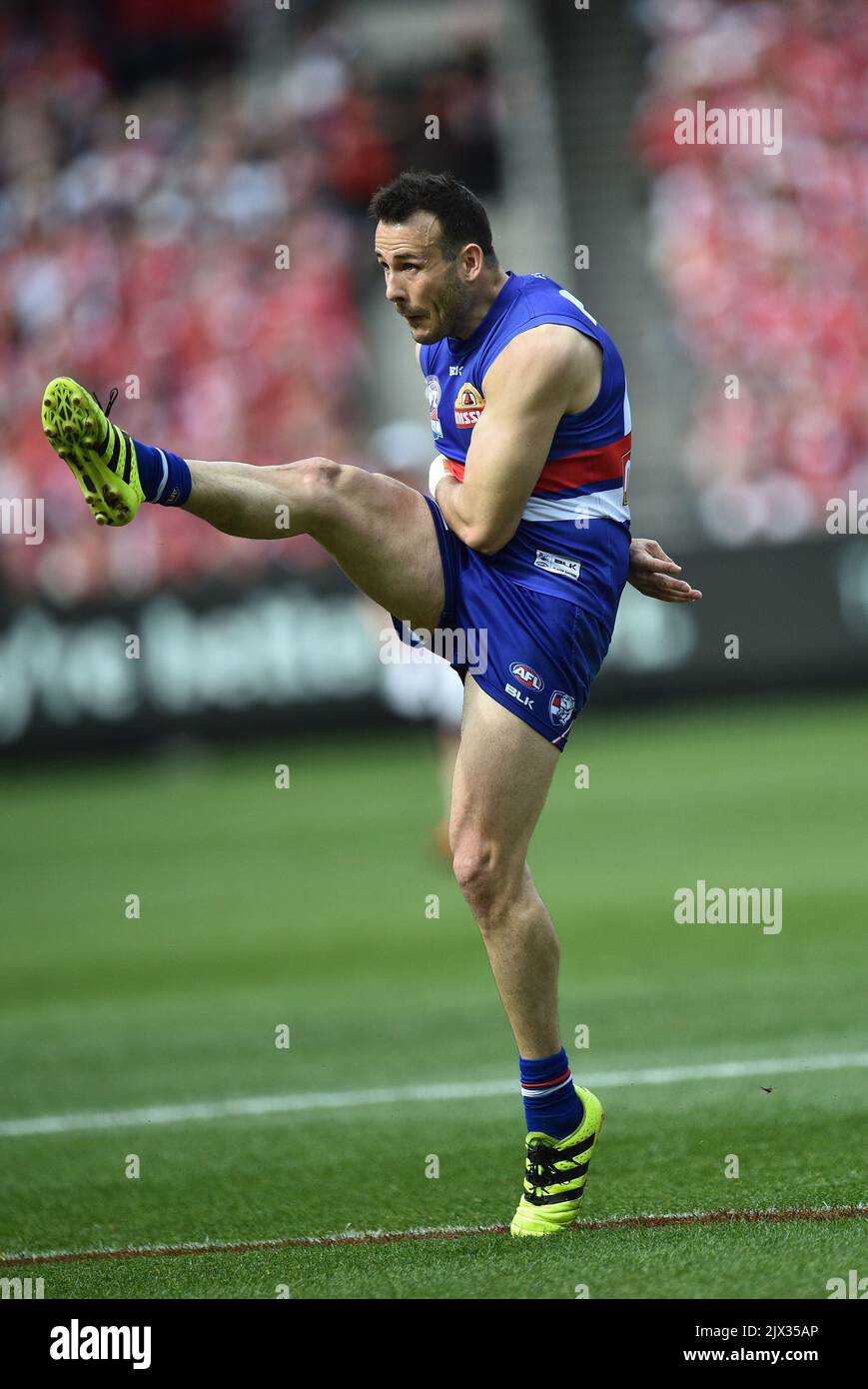 Tory Dickson of the Bulldogs kicks a goal in the first quarter during