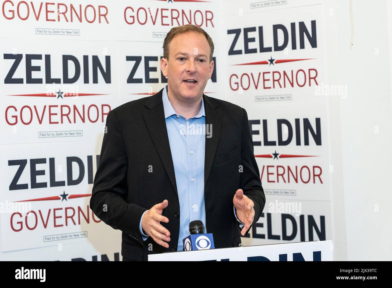New York, New Yorkn, USA. 6th Sep, 2022. Republican and Conservative Parties nominee for Governor Lee Zeldin press conference on issue of debate at Zeldin NYC campaign headquarters. Zeldin demanded that Governor Kathy Hochul to join him on the debate stage for a minimum of five televised debates throughout New York. (Credit Image: © Lev Radin/Pacific Press via ZUMA Press Wire) Stock Photo