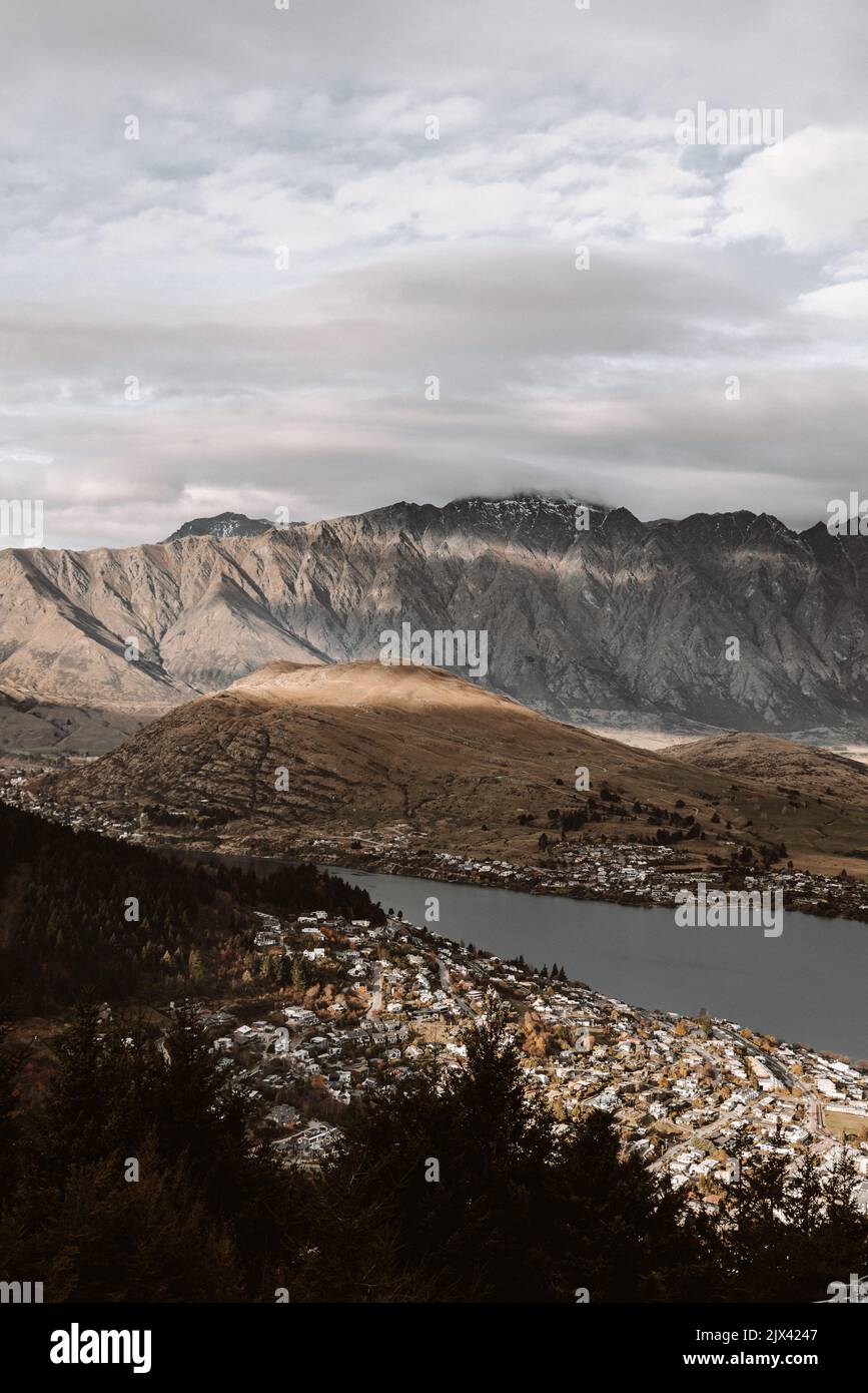 Popular spectacular view of Queenstown in New Zealand Stock Photo - Alamy