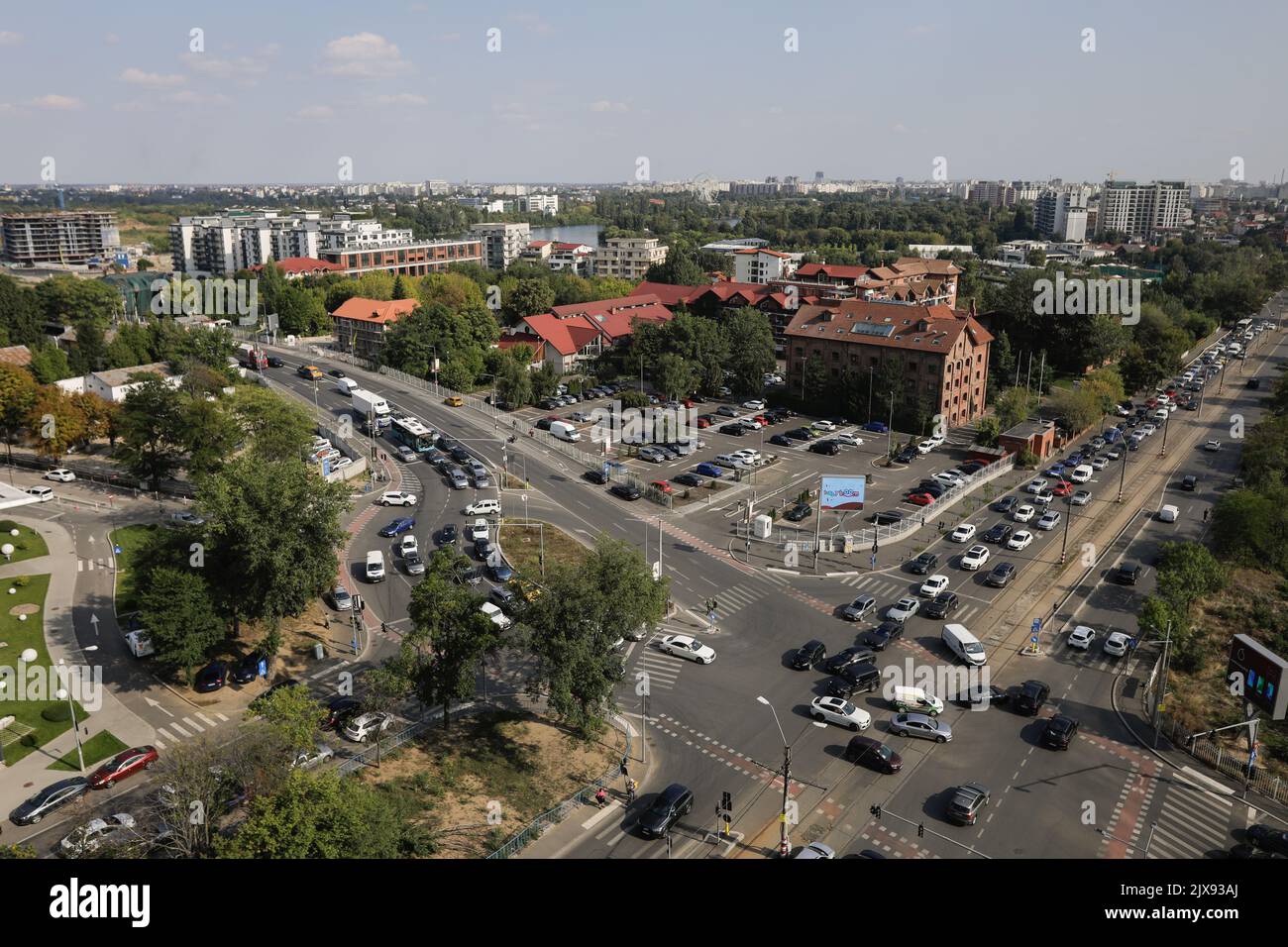 Car traffic downtown hi-res stock photography and images - Alamy