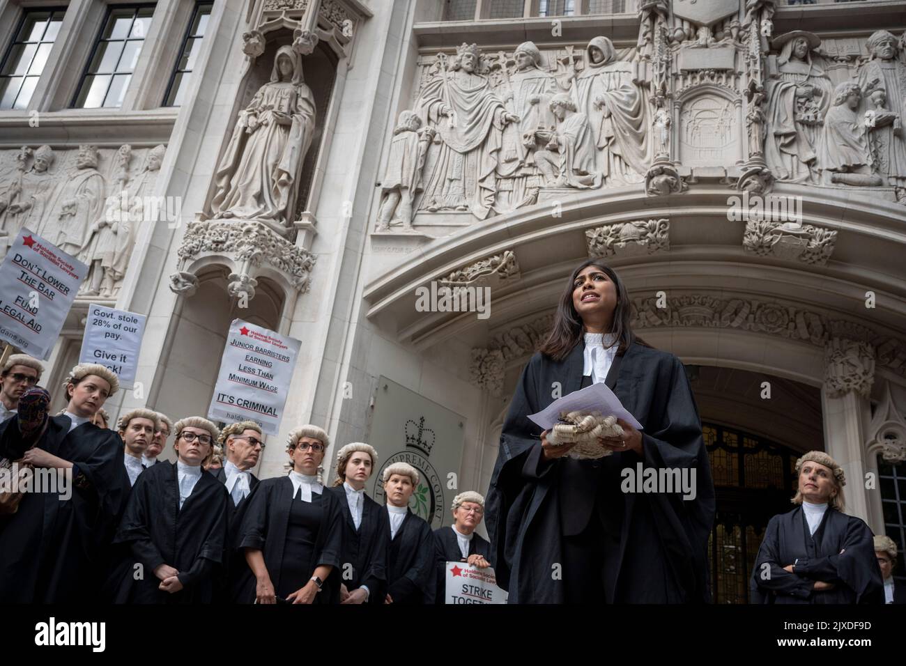 Barristers continue their indefinite strike action with a protest outside the Supreme Court over poor working conditions and low pay due to an insufficient increase in Legal Aid fees, on 6th September 2022, in London, England. Barristers began their first indefinite all-out strike on Monday over demands for an immediate 25% increase in legal aid fees, after a fall in their real earnings of 28%. The Ministry of Justice (MoJ) has offered 15% but it will apply only to new cases, There is currently a backlog of about 60,000 cases. Stock Photo