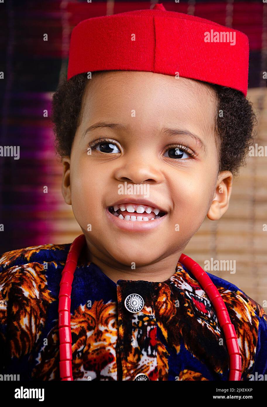 African traditional attire hi-res stock photography and images - Alamy