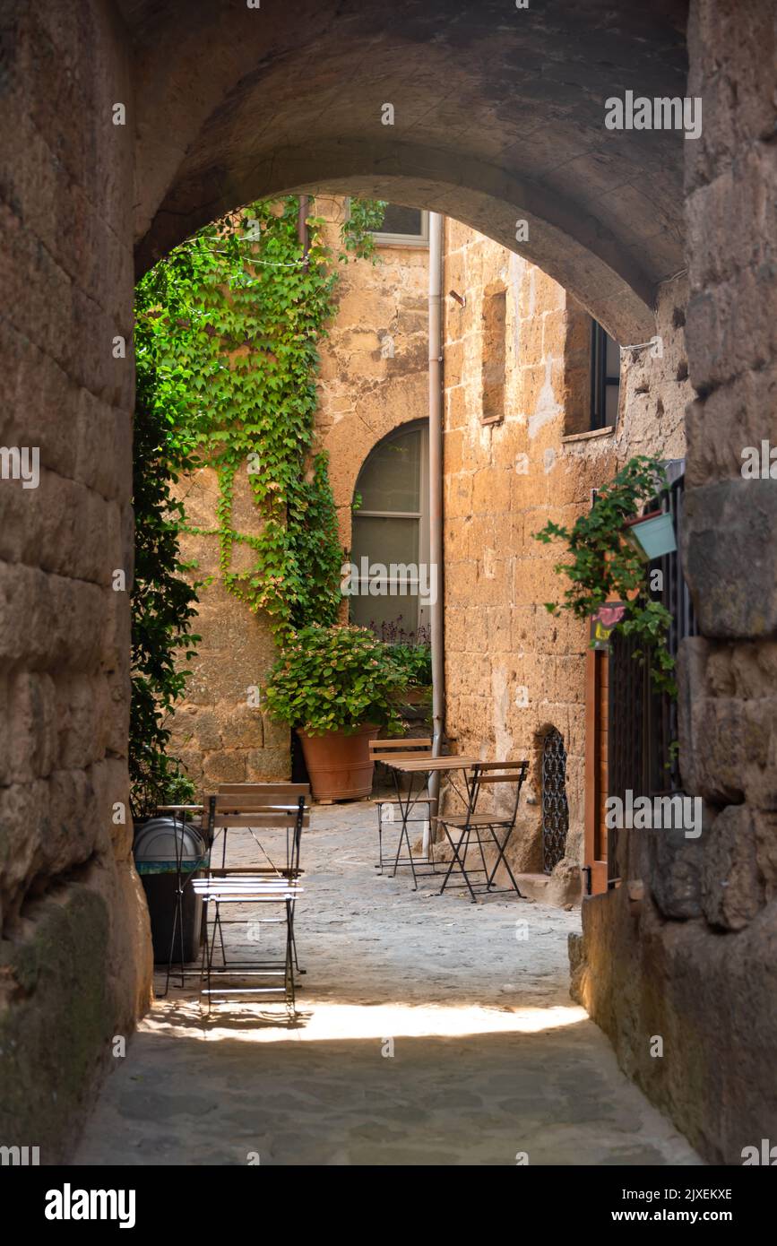 Old walls in courtyard hi-res stock photography and images - Alamy