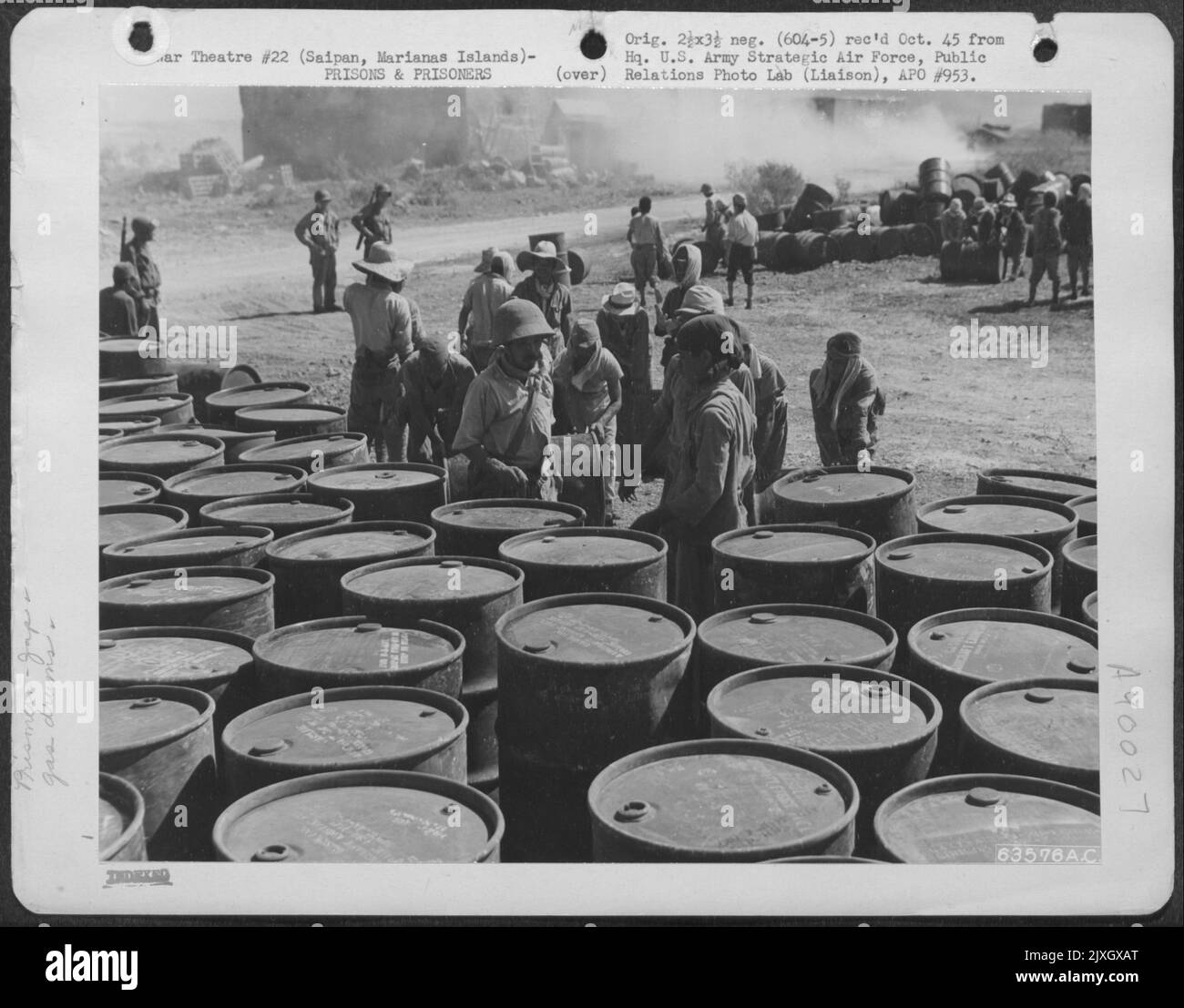 Japaneseanese Soliders And Civilian Prisoners Of War Rolling And