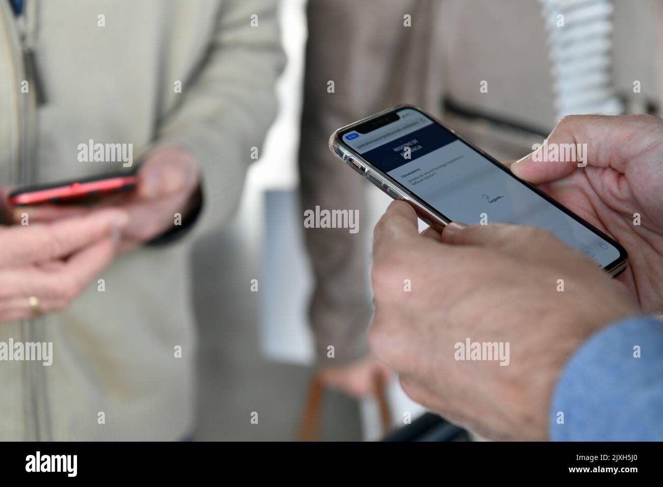 Identifying the reservation, making the payment, with the qrcode on