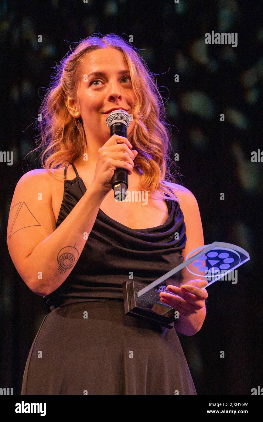 Julia Nunes Wins Excellence In Inspiration Award For Life Is Long At