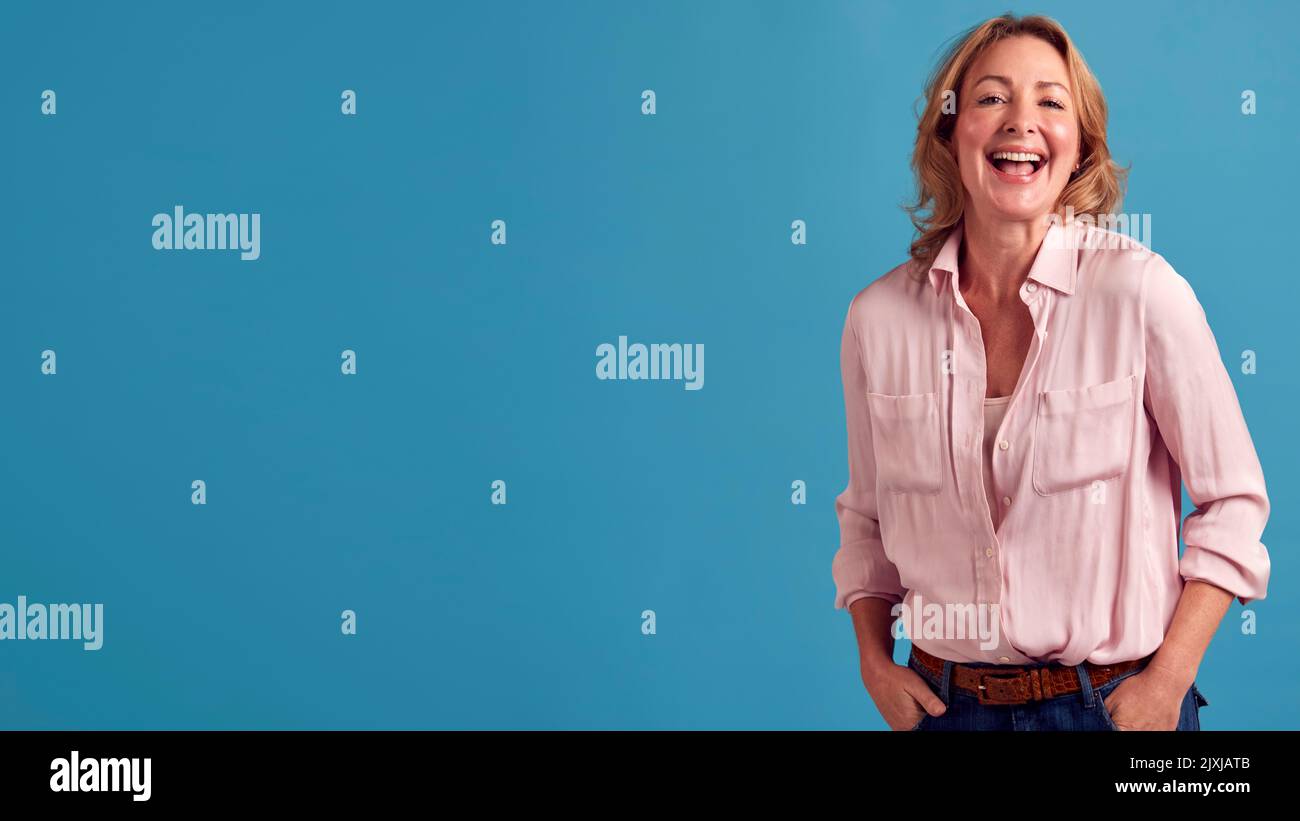 Model posing smiling photographer stylist hi-res stock photography and ...