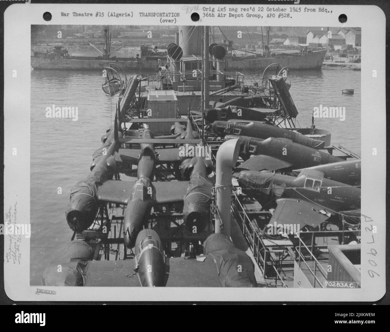 Tanker planes Black and White Stock Photos & Images - Alamy
