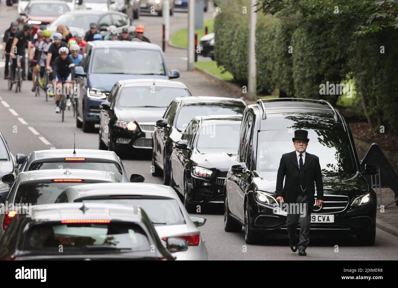 The funeral procession for rab wardell arriving at dunfermline