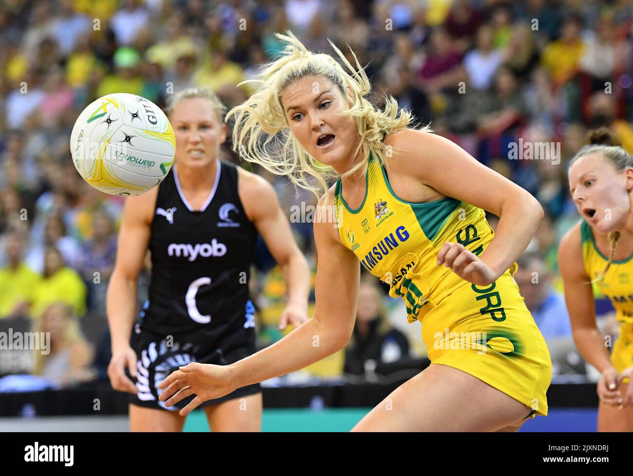 gretel-tippett-centre-of-the-diamonds-in-action-during-the