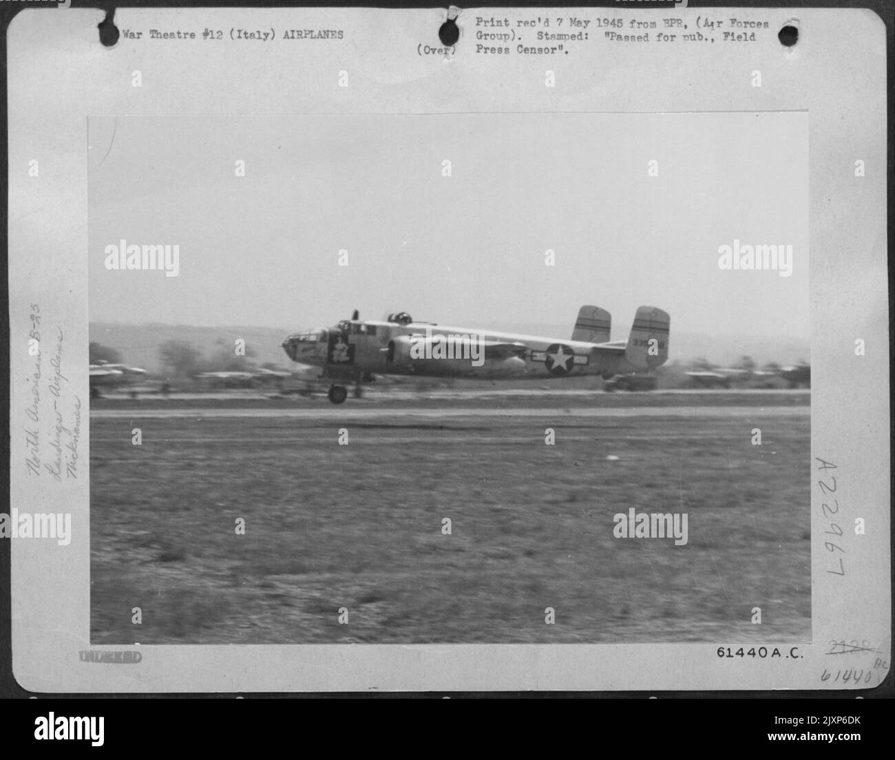 Nose wheel landing gear Black and White Stock Photos & Images - Alamy