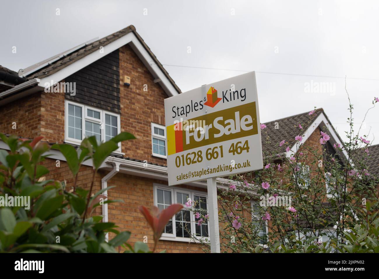 Rightmove sign sale hires stock photography and images Alamy