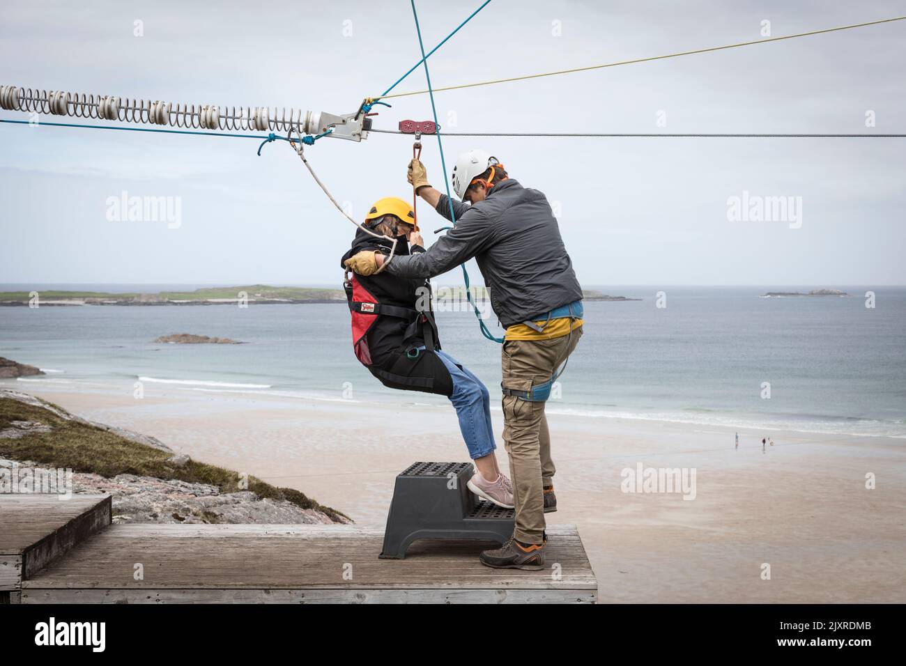 Aerial wire hi-res stock photography and images - Alamy