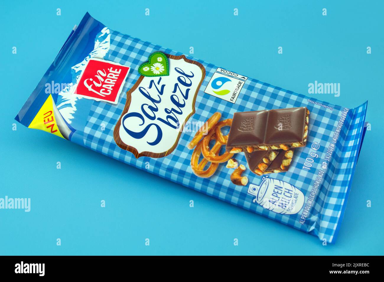 1 Chocolate bar with Fairtrade label from Fin Carre Stock Photo - Alamy