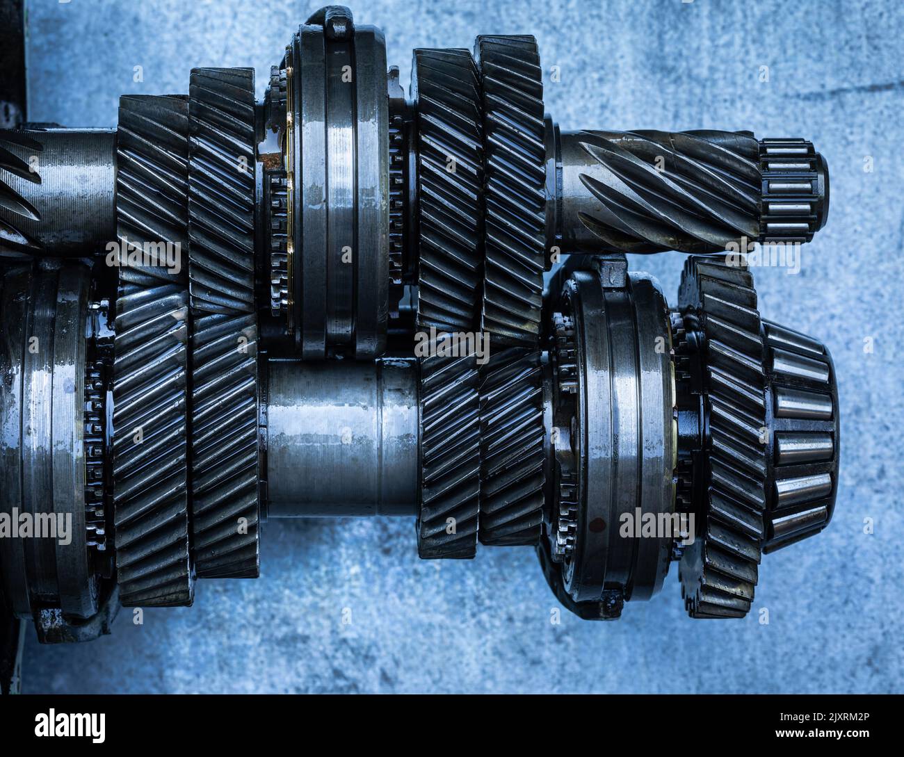 Automatic transmission gearset with cogwheels and bearings on a