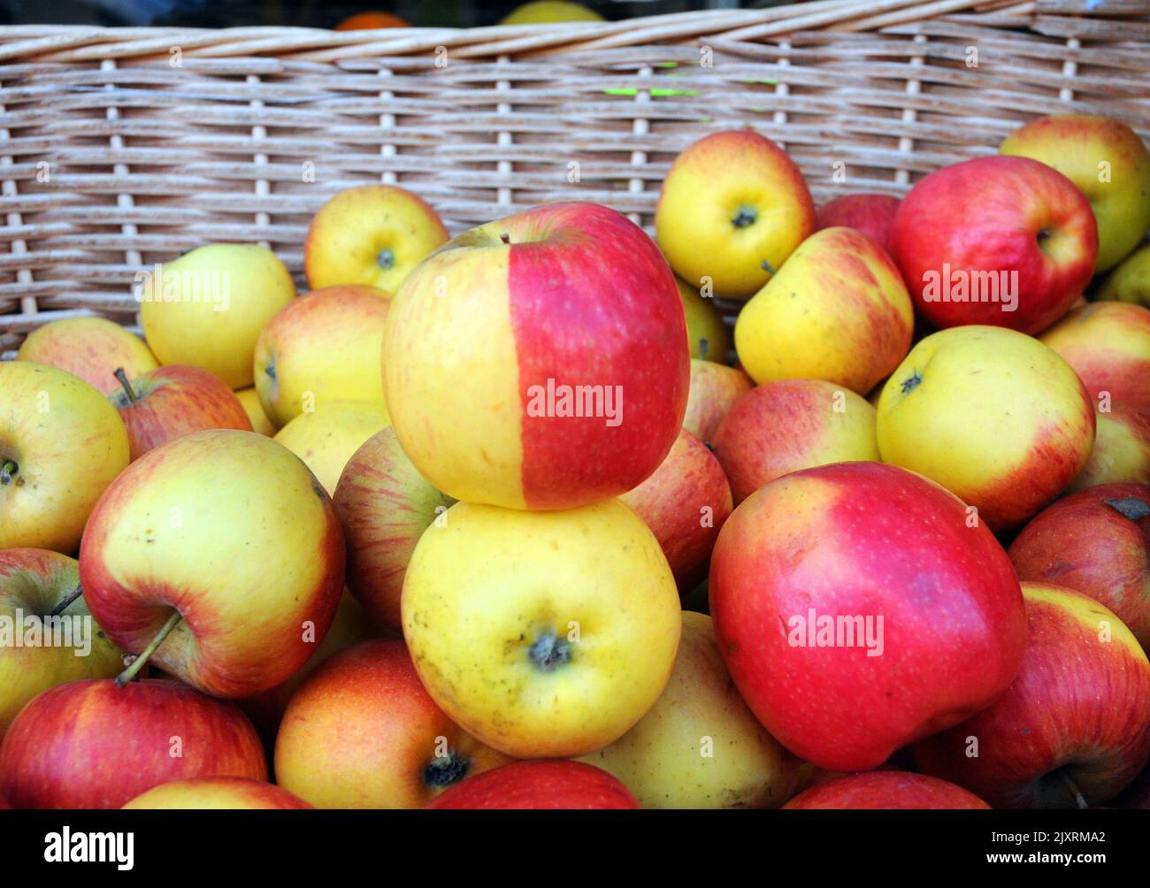 Green grocer Wayne Ames was amazed when his delivery of Pink Lady
