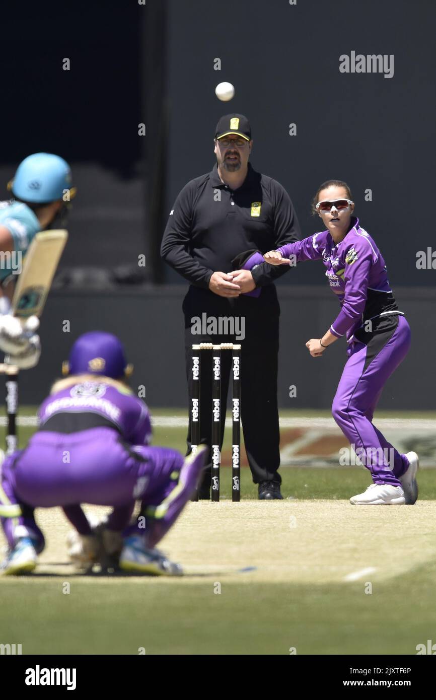 Alex Hartley bowling during the Women's Big Bash League (WBBL) match ...