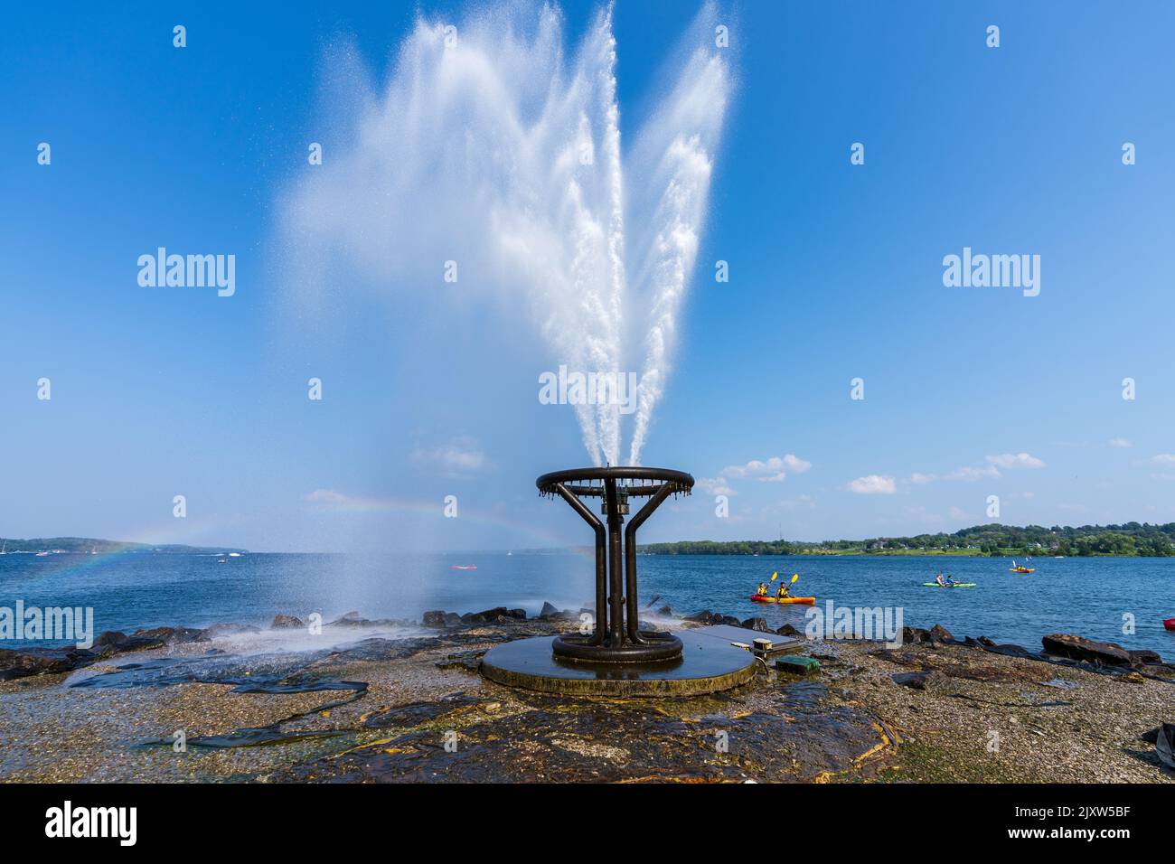 Centennial Park Waterfront Fountain on Shore of Kempenfelt Bay, Lake Simcoe in summer time, Barrie, Ontario, Canada. Stock Photo