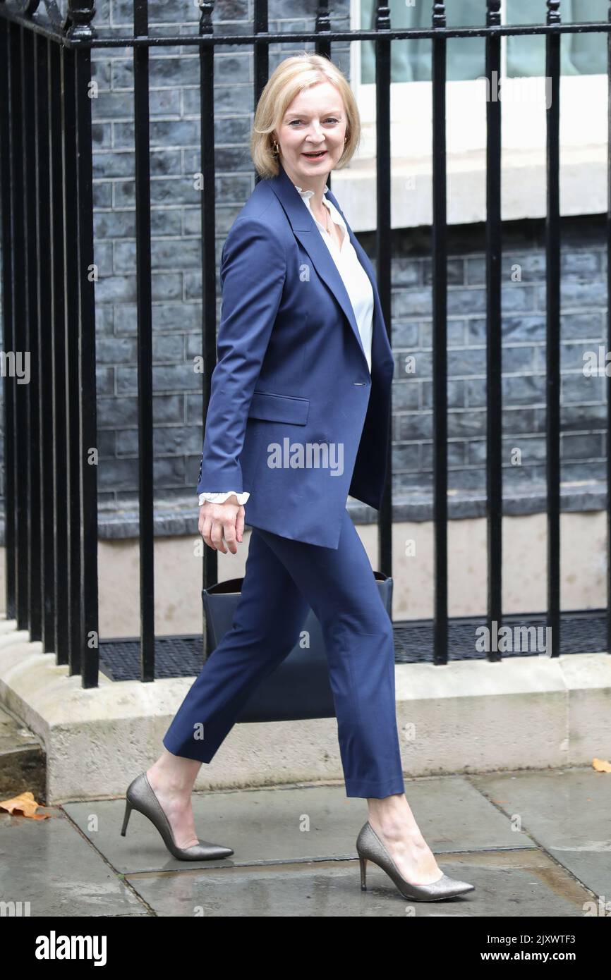 London, UK. 07th Sep, 2022. Liz Truss leaving 10 Downing Street for her first PMQs as prime minister on 7th September 2022 in London. Credit: Isles Images/Alamy Live News Stock Photo