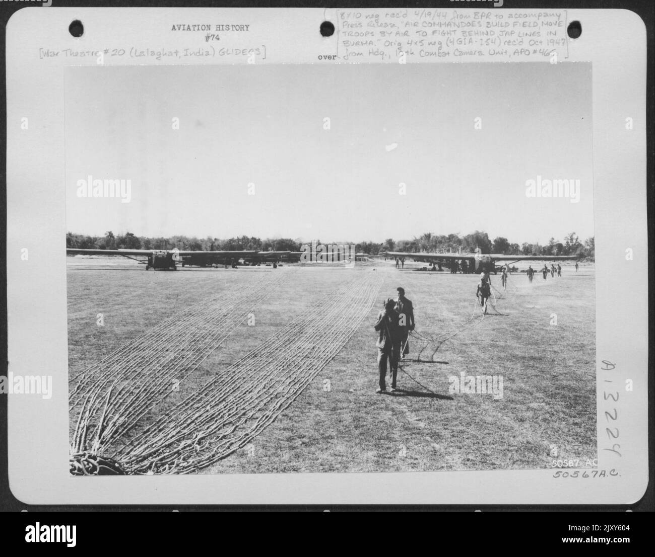Airborne soldiers Black and White Stock Photos & Images - Alamy