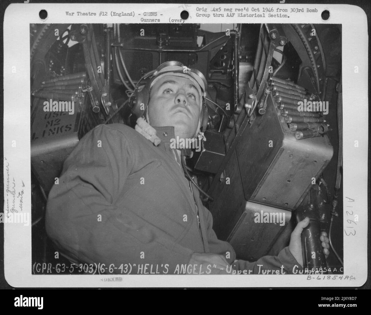 Upper Turret Gunner On The Boeing B-17 'Flying Fortress' Hell'S Angels In Position He Would Assume On A Bombing Mission. 303Rd Bomb Group, England. 6 June 1943. Stock Photo