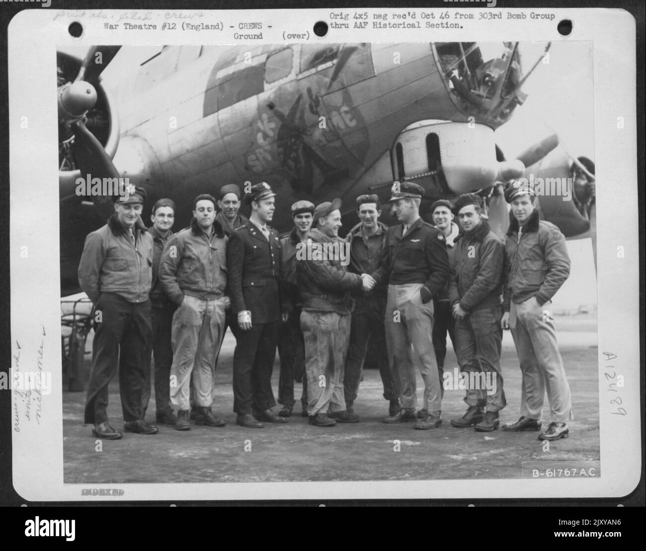 https://c8.alamy.com/comp/2JXYAN6/ground-and-air-crew-of-the-360th-bomb-squadron-303rd-bomb-group-beside-the-boeing-b-17-flying-fortress-sack-time-england-3-april-1945-2JXYAN6.jpg