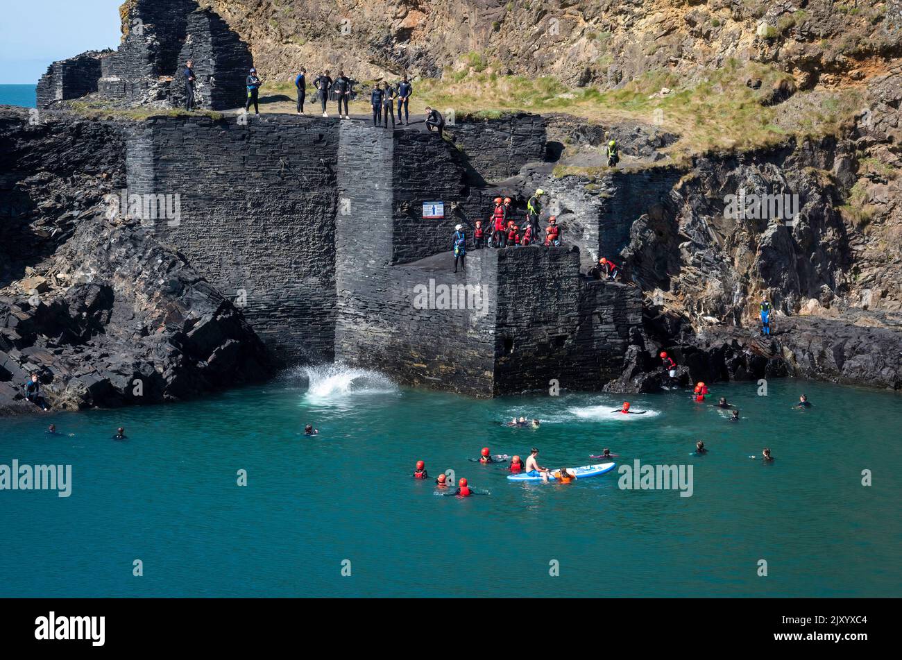 Editorial Abereiddi, UK - September 03, 2022: The Blue Lagoon in Pembrokeshire, a flooded slate quarry of blue-green water used for water sports, main Stock Photo