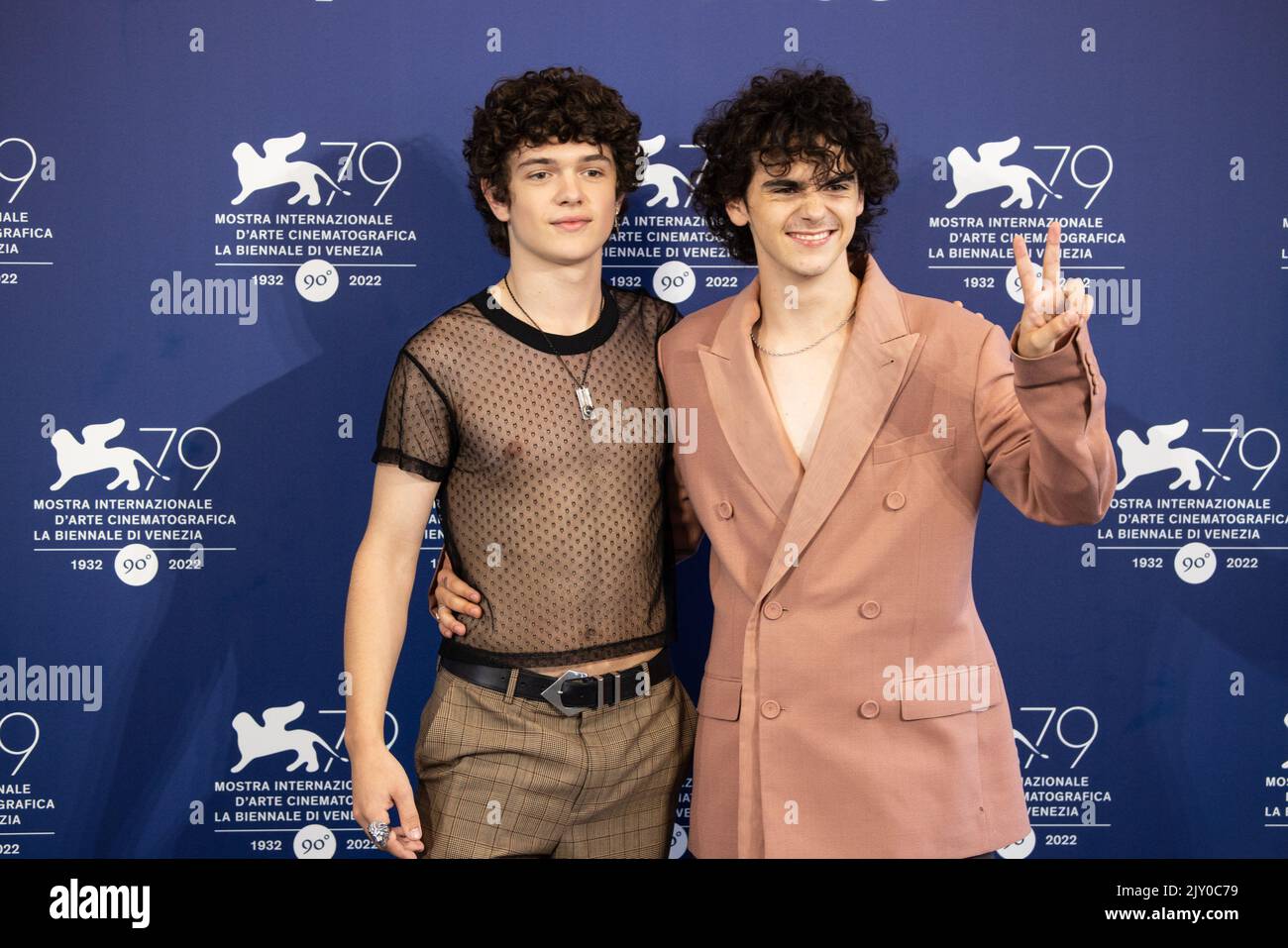 Noah Jupe and Jack Dylan Grazer attend the photocall for Dreamin Wild at the 79th Venice International Film Festival on September 07 2022 in Venice Italy. Photo Cinzia Camela Stock Photo Alamy