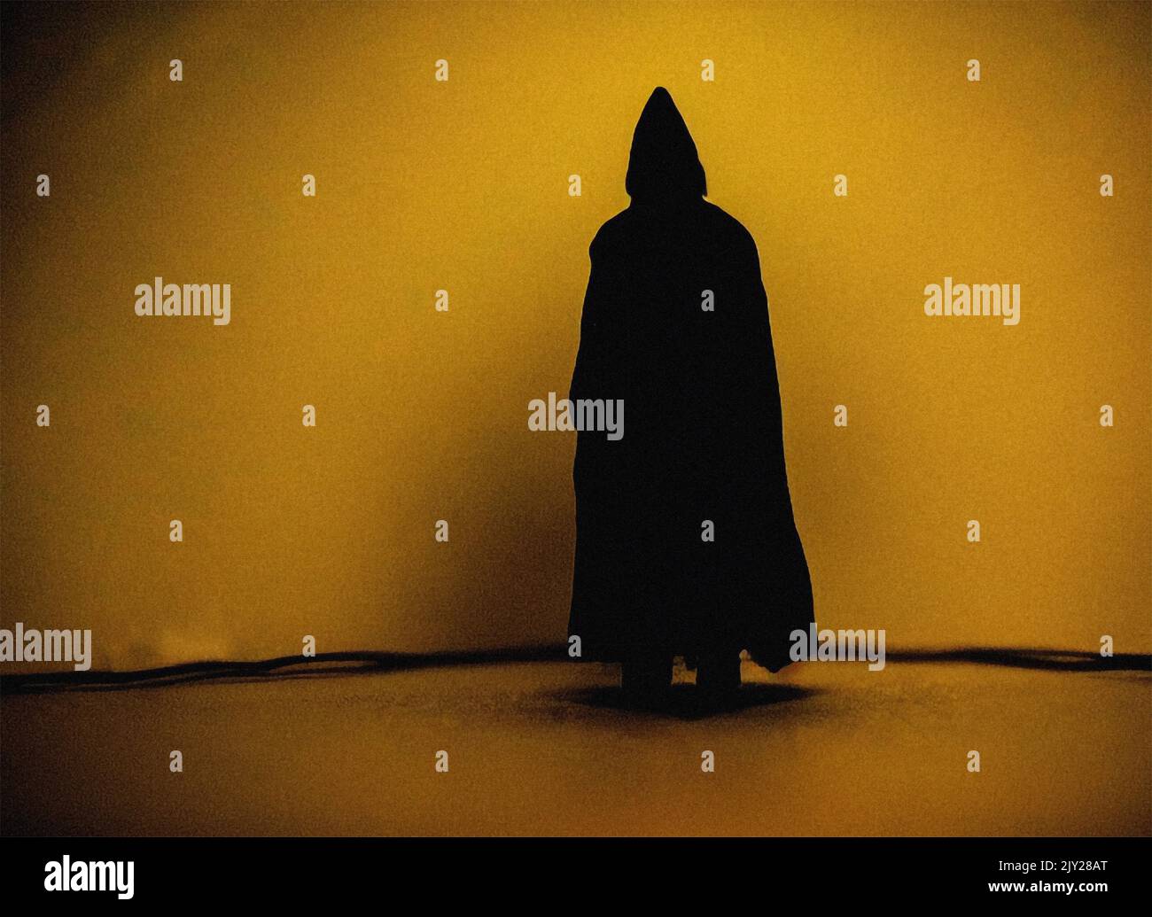 Black hat and cloak hi-res stock photography and images - Alamy