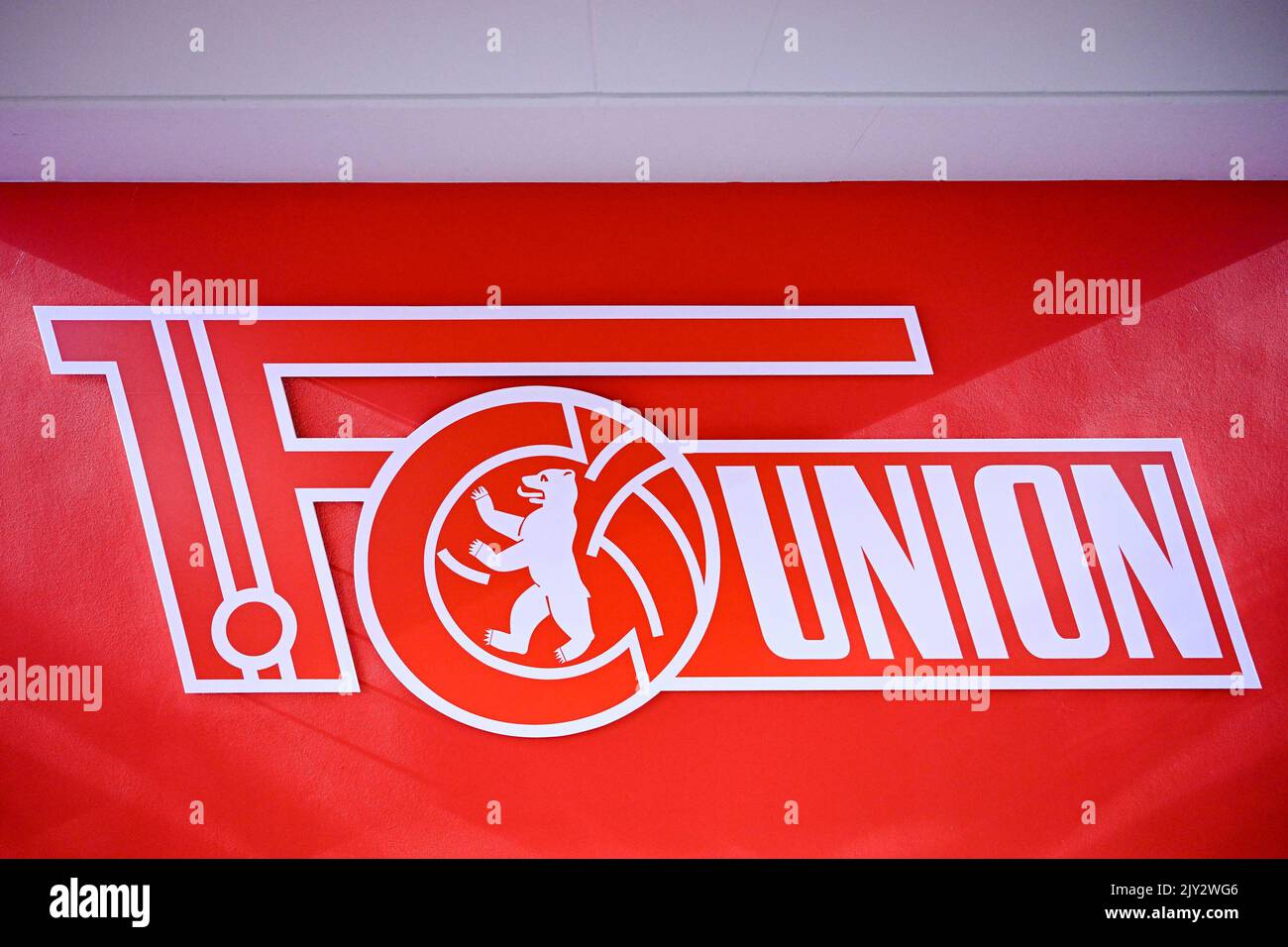Royale union saint gilloise uefa logo hi-res stock photography and images -  Alamy, image size:1300x956