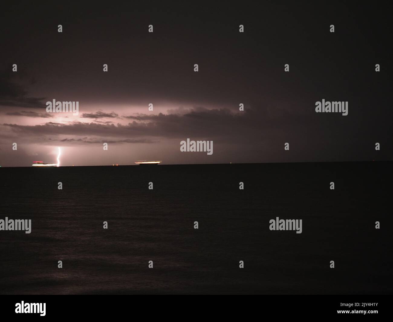 Minster on Sea, Kent, UK. 7th September, 2022. UK Weather: lightning seen during a thunderstorm from Minster on Sea, Kent. Credit: James Bell/Alamy Live News Stock Photo