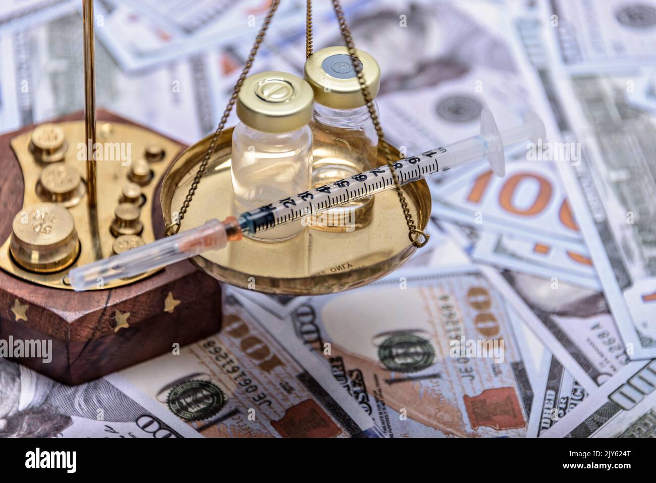 Scales drugs money hi-res stock photography and images - Alamy