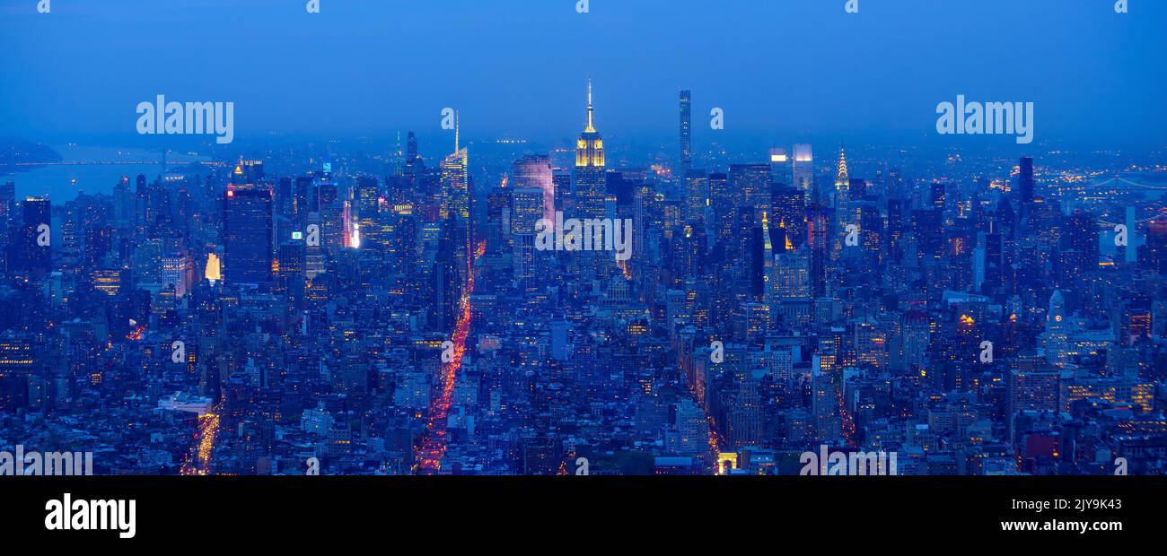 New York City Manhattan midtown skyline at night Stock Photo - Alamy