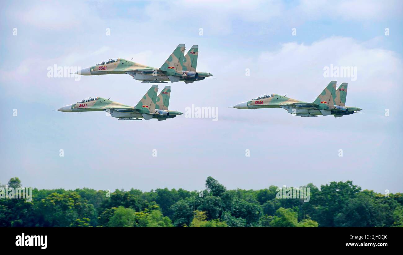 sukhoi su 30 mk2 and su22M4 in demonstration flying day Stock Photo - Alamy