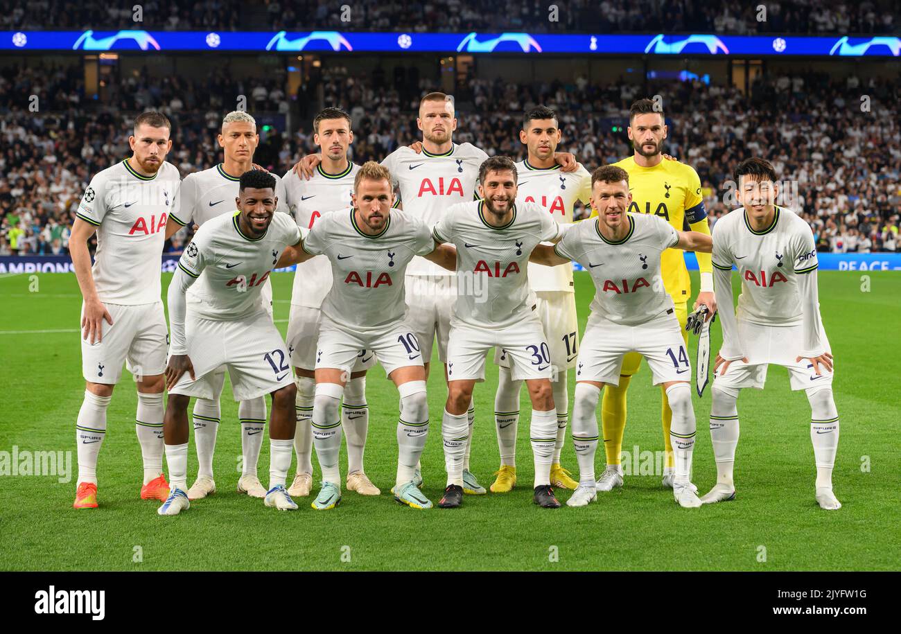 Tottenham hotspur team group hi-res stock photography and images
