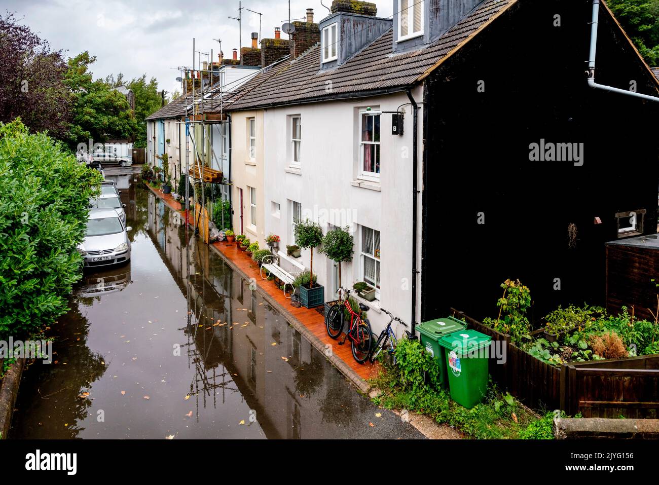 Lewes, UK. 8th Sep, 2022. After torrential rain a street in the town of Lewes, Sussex floods. Credit: Grant Rooney/Alamy Live News Stock Photo