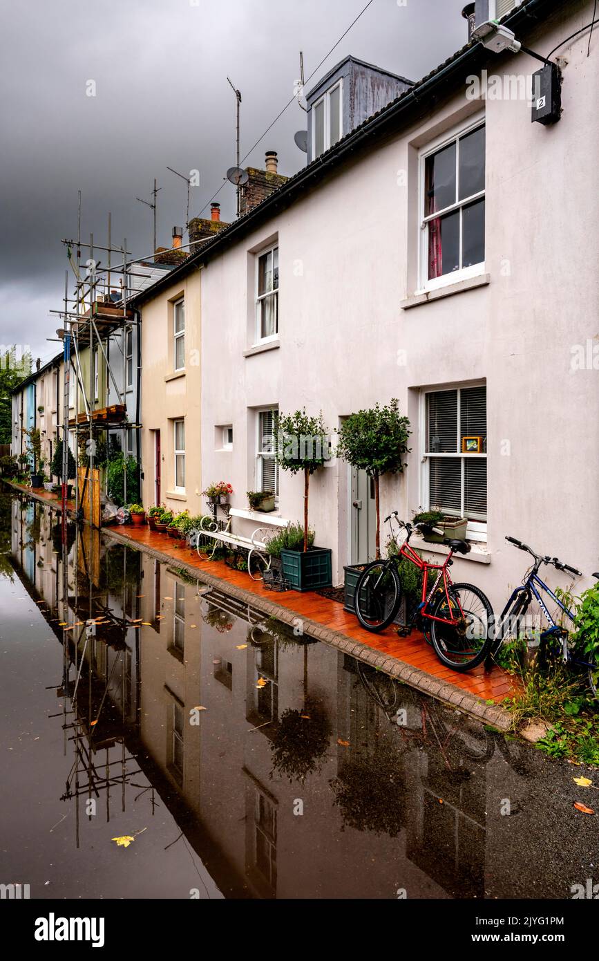 Lewes, UK. 8th Sep, 2022. After torrential rain a street in the town of Lewes, Sussex floods. Credit: Grant Rooney/Alamy Live News Stock Photo