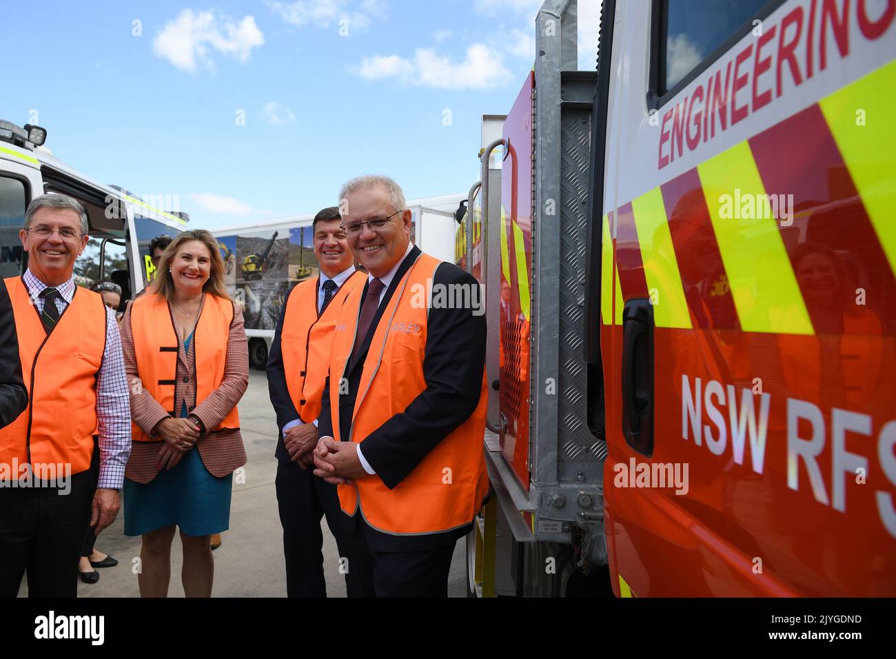 Prime Minister Scott Morrison, Energy Minister Angus Taylora dn Senator Hollie Hughes visit