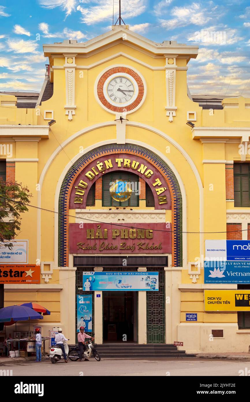 Hai Phong colonial era city post office, Vietnam Stock Photo Alamy