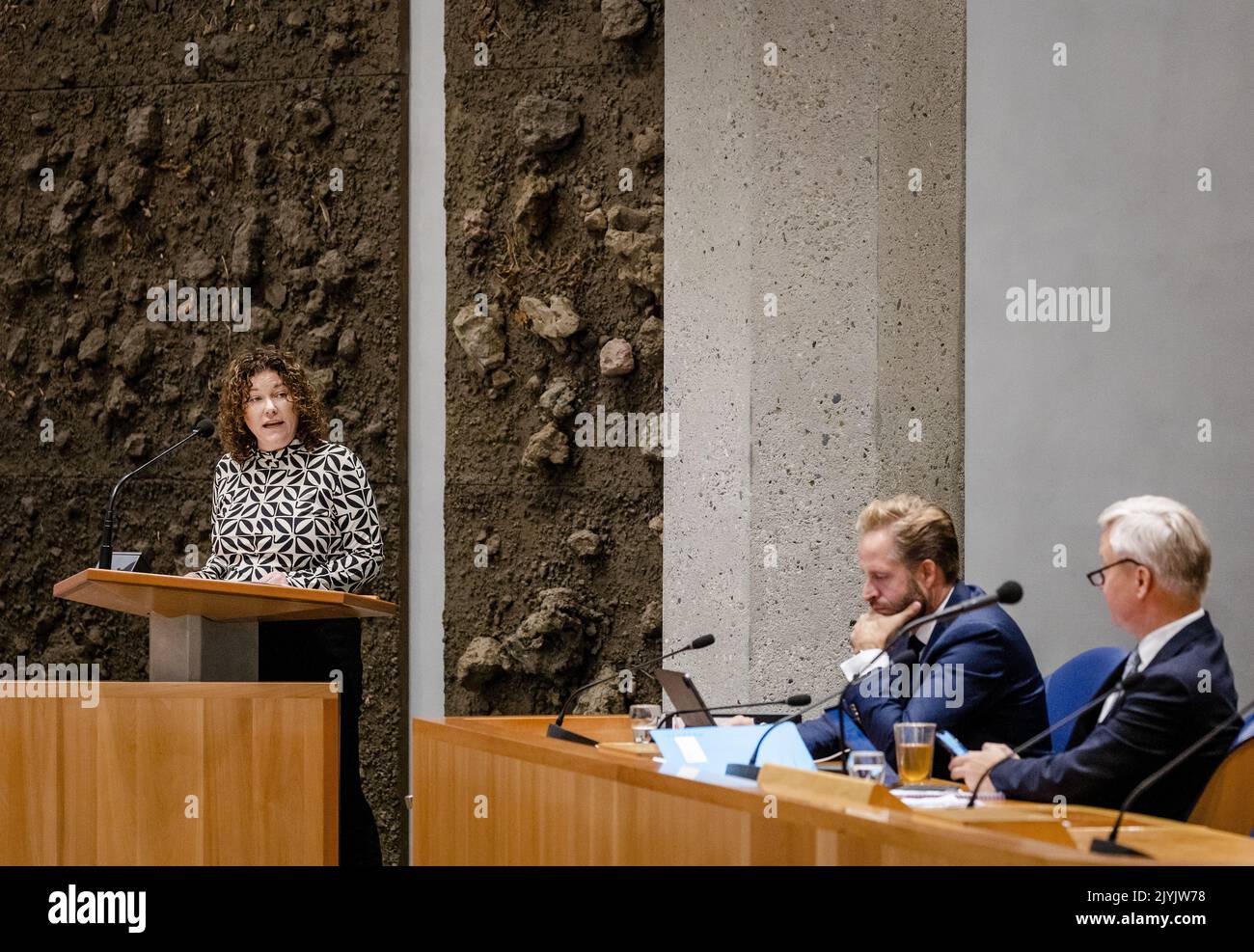 Reception center for foreigners hi-res stock photography and images - Alamy