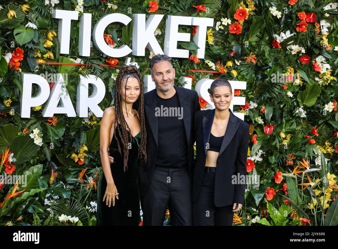 London, UK. 07th Sep, 2022. (L-R) Nico Parker, Ol Parker, and Ripley Parker attend the world premiere of Ticket To Paradise at Odeon Luxe Leicester Square in London. (Photo by Brett Cove/SOPA Images/Sipa USA) Credit: Sipa USA/Alamy Live News Stock Photo