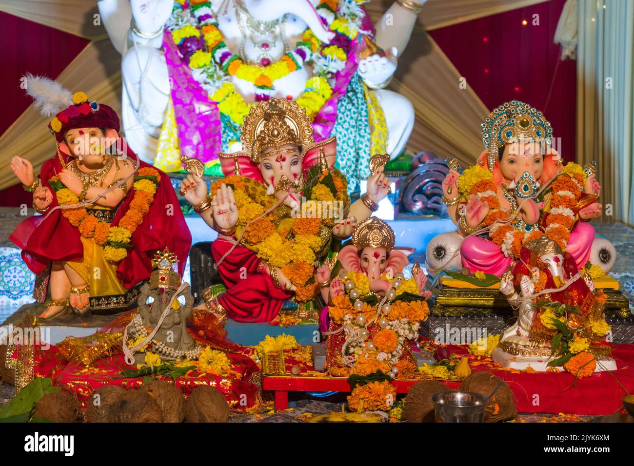 Mumbai hindu celebration hi-res stock photography and images - Alamy