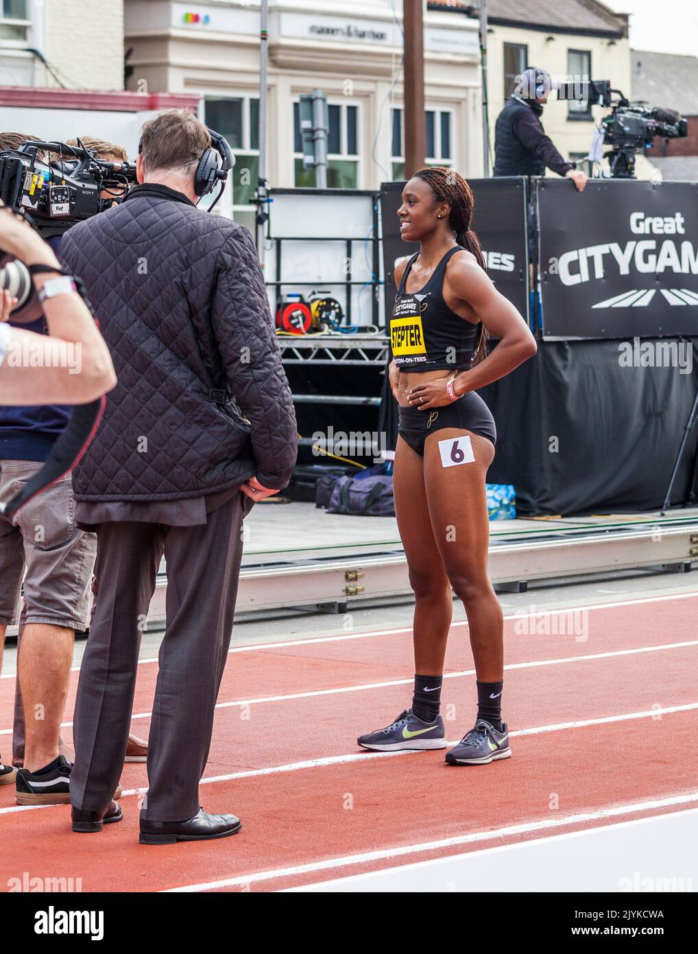 Female sprinter hi-res stock photography and images - Alamy