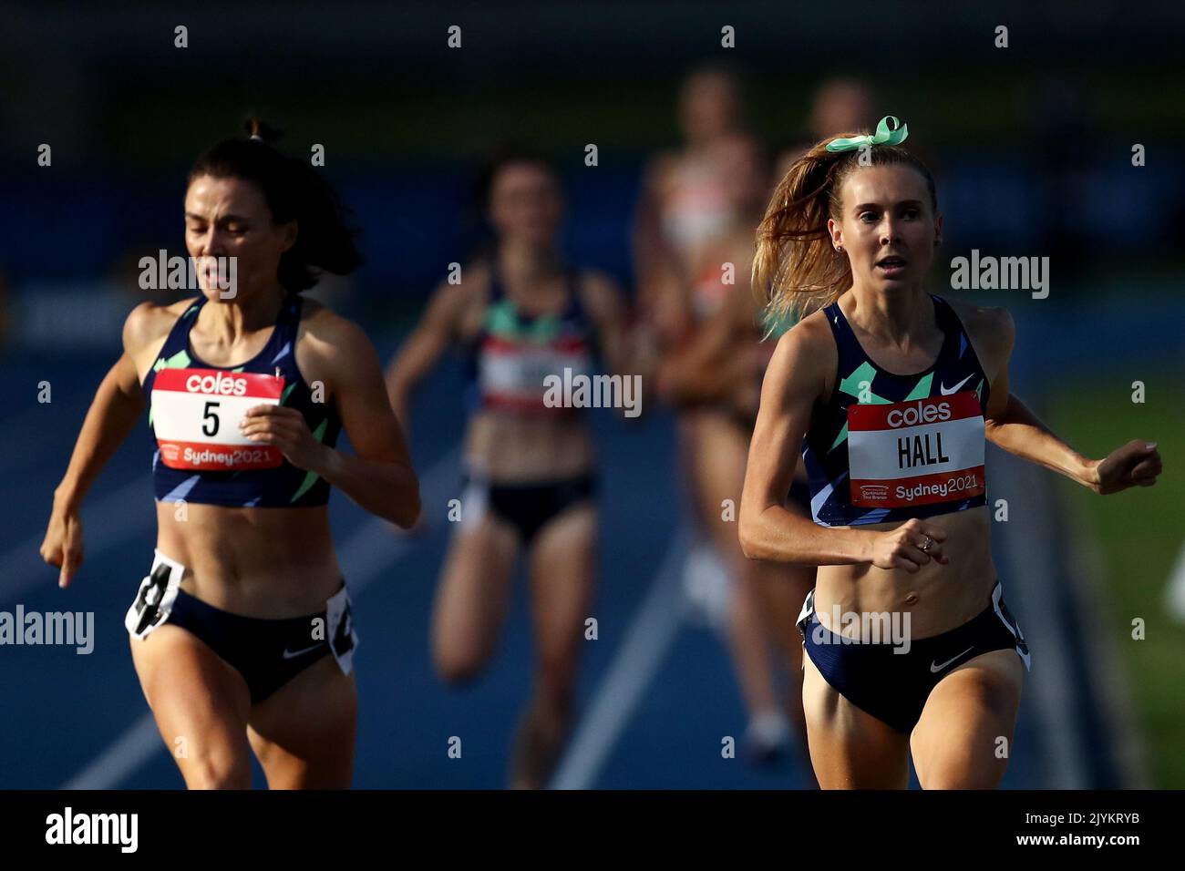 linden-hall-and-catriona-bisset-of-victoria-compete-in-the-womens-800m