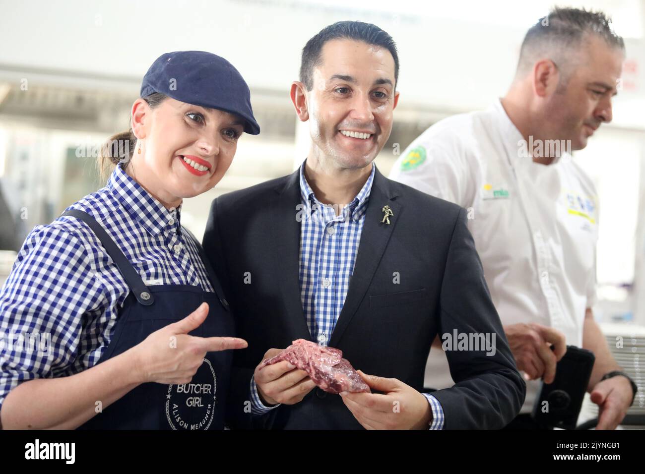 Butcher Girl Alison Meagher and Queensland Opposition Leader David ...